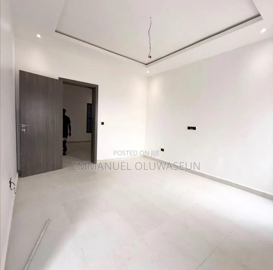 4bdrm Duplex in Guzape District for sale