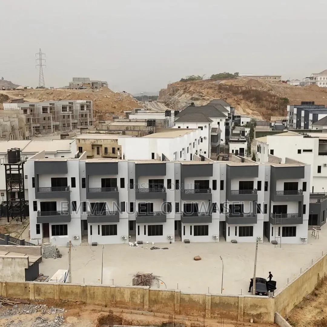 4bdrm Duplex in Guzape District for sale