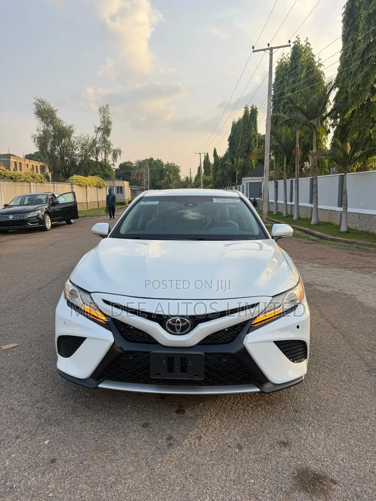 Toyota Camry XSE FWD (2.5L 4cyl 8AM) 2018 White