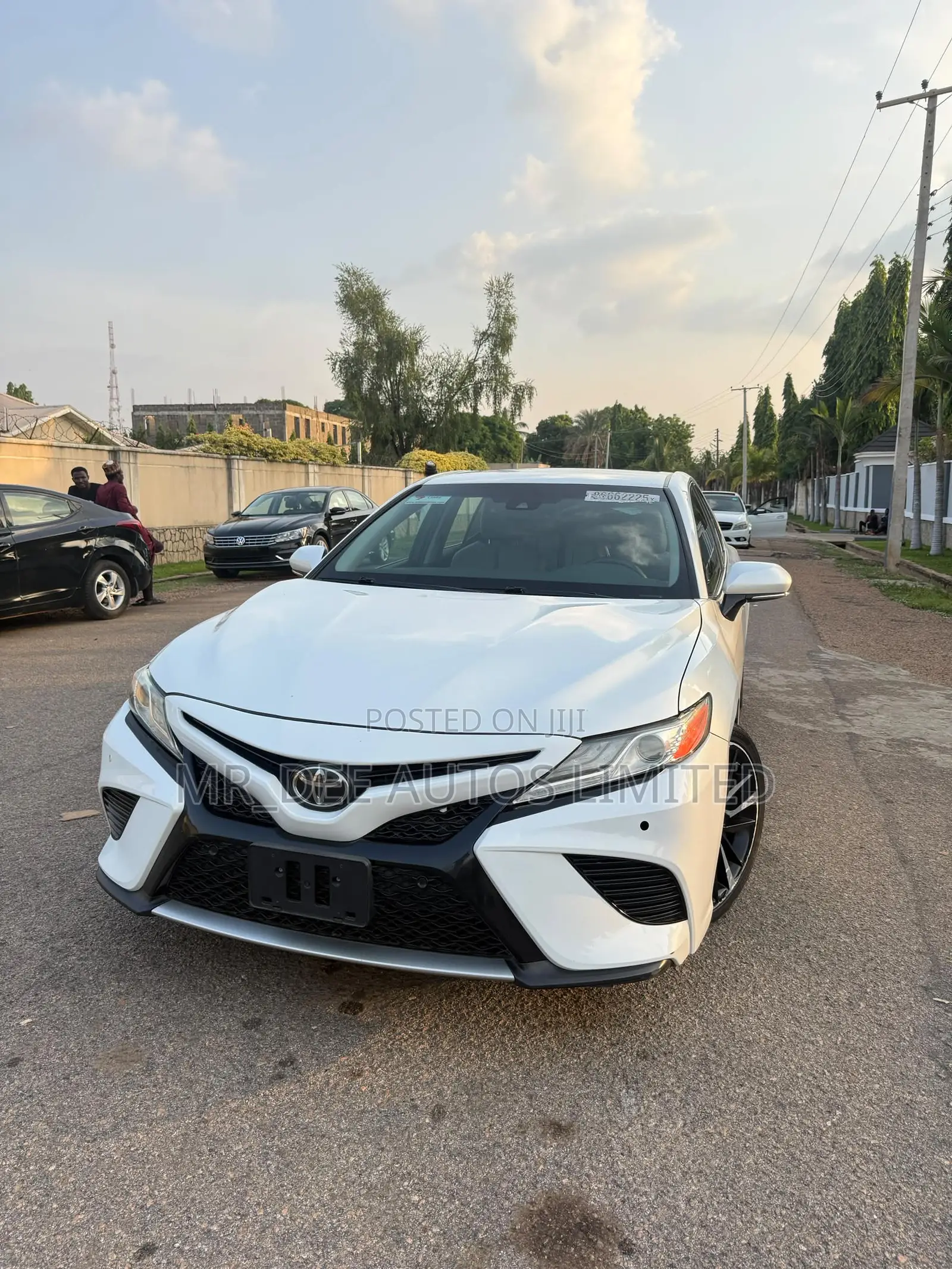 Toyota Camry XSE FWD (2.5L 4cyl 8AM) 2018 White