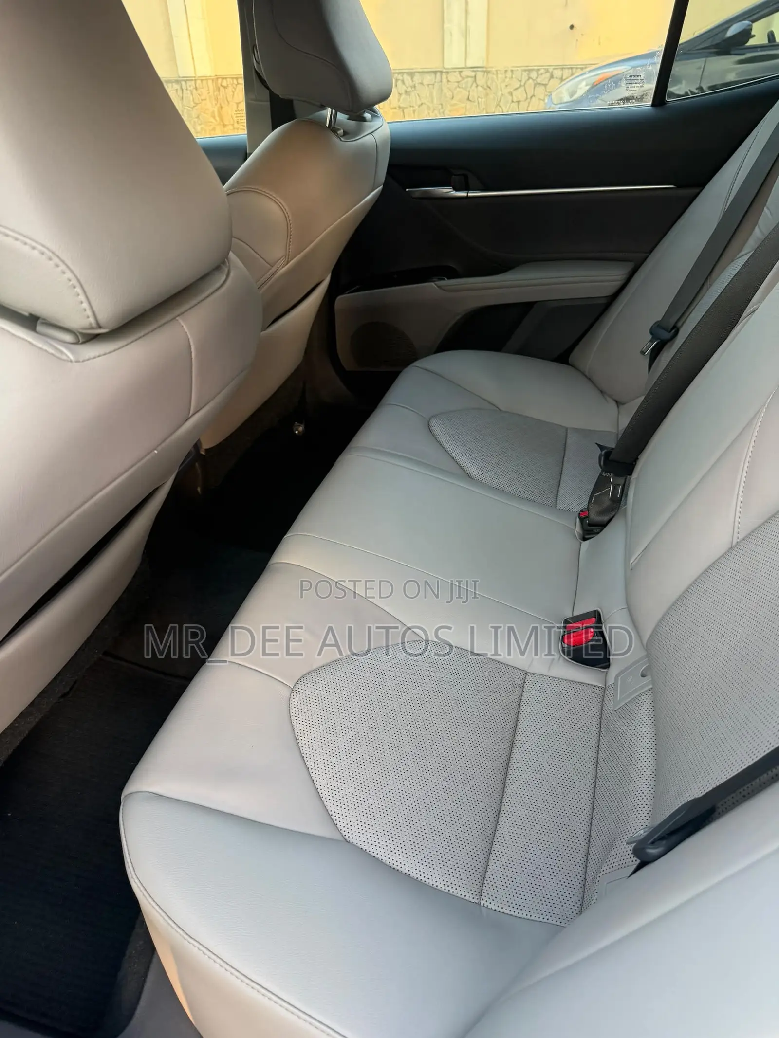 Toyota Camry XSE FWD (2.5L 4cyl 8AM) 2018 White