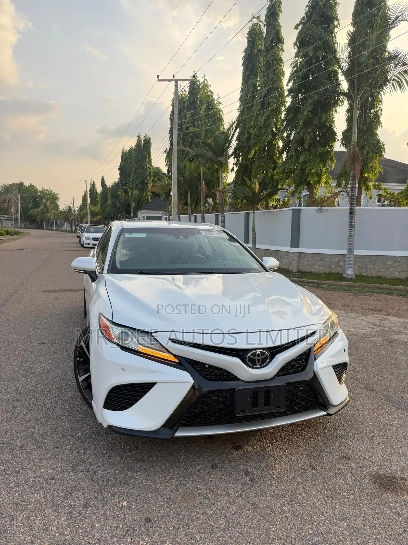 Toyota Camry XSE FWD (2.5L 4cyl 8AM) 2018 White