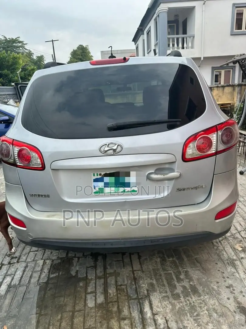 Hyundai Santa Fe 2010 Silver