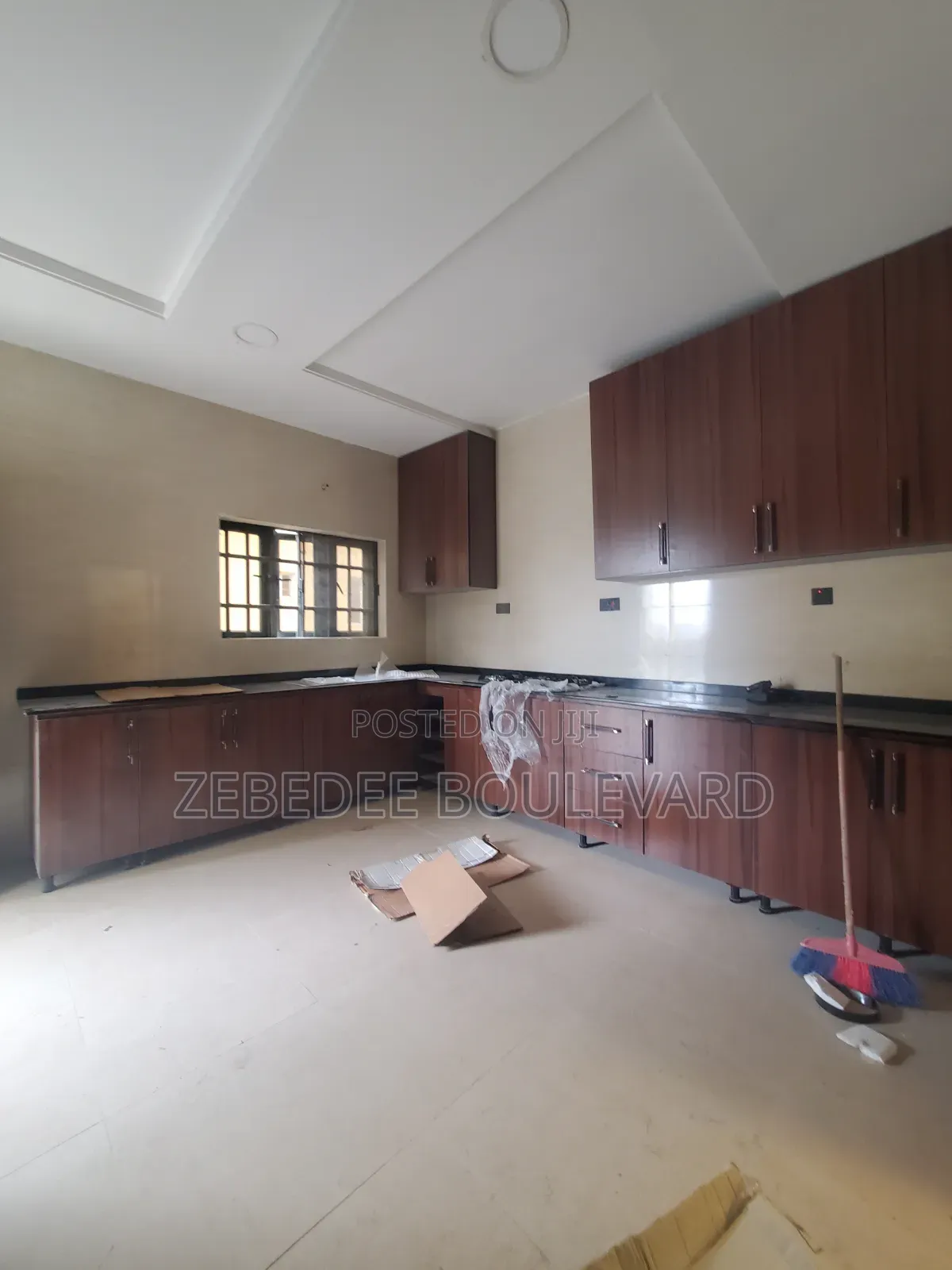 3bdrm Block of Flats in Kaura for rent