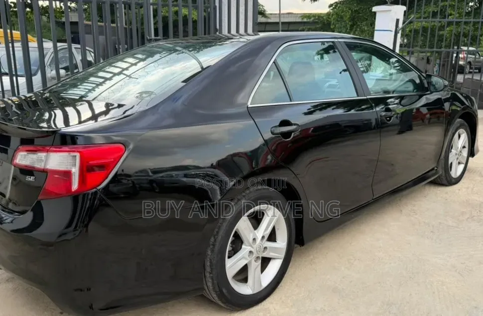 Toyota Camry SE 4dr Sedan (2.5L 4cyl 6A) 2014 Black