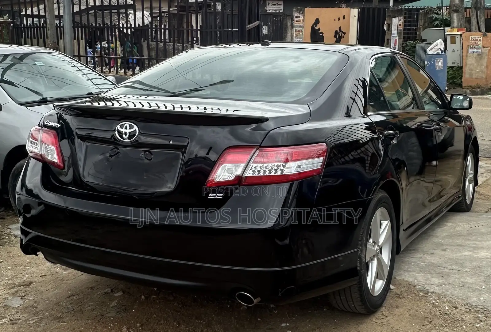 Toyota Camry SE 4dr Sedan (2.5L 4cyl 6A) 2011 Black