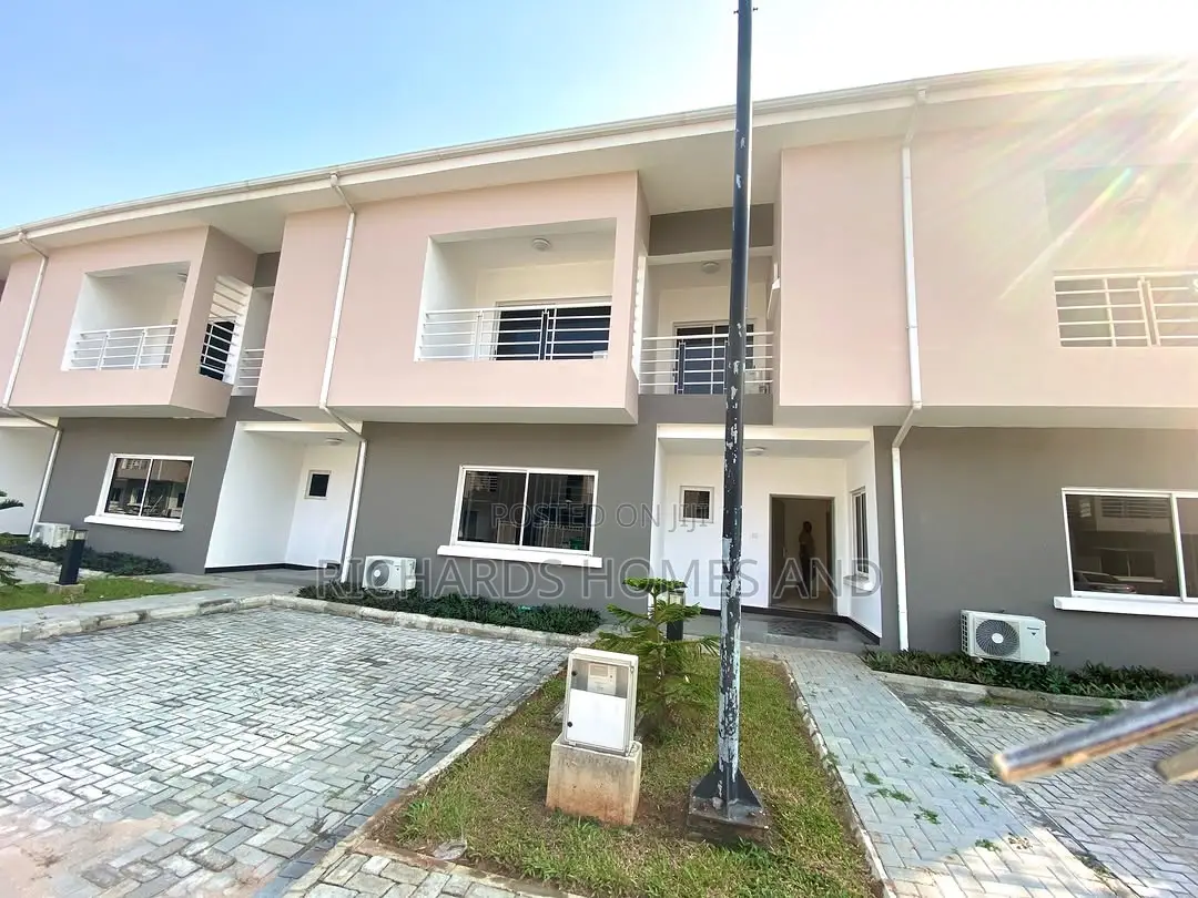 3bdrm Duplex in Ikate for rent