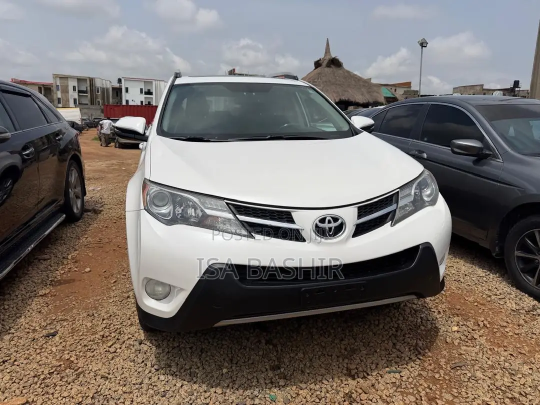 Toyota RAV4 Limited AWD (2.5L 4cyl 6A) 2013 White