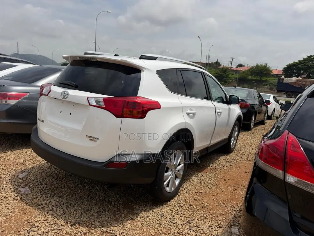 Toyota RAV4 Limited AWD (2.5L 4cyl 6A) 2013 White