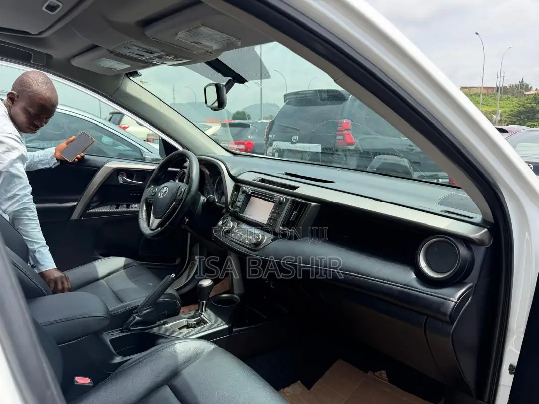 Toyota RAV4 Limited AWD (2.5L 4cyl 6A) 2013 White