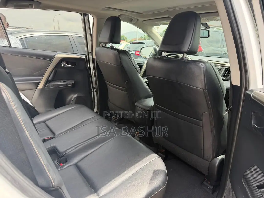 Toyota RAV4 Limited AWD (2.5L 4cyl 6A) 2013 White