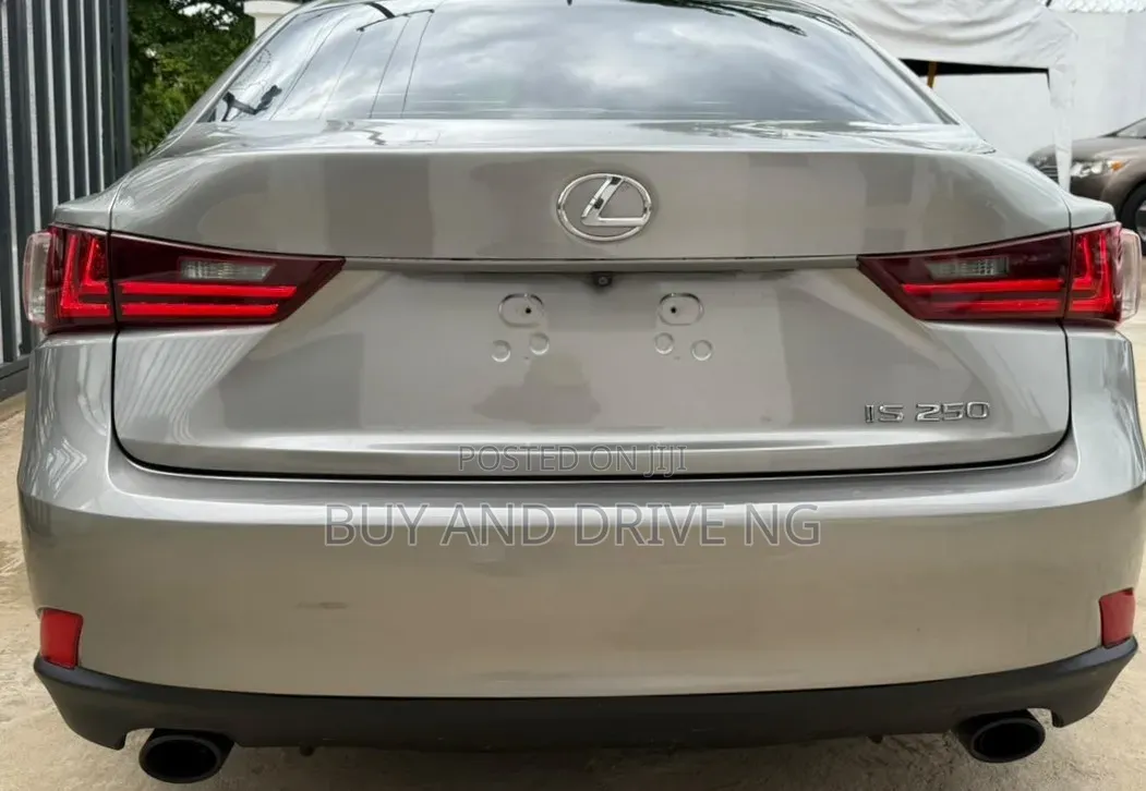 Lexus IS 250 2014 Gold