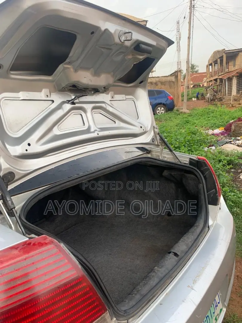 Mitsubishi Galant 2005 Silver
