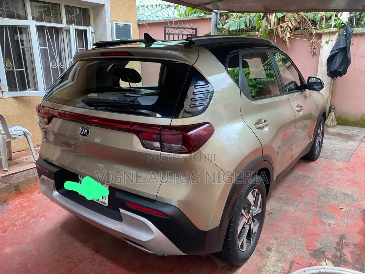 Kia Sonet 1.5 Petrol FWD 2022 Gold