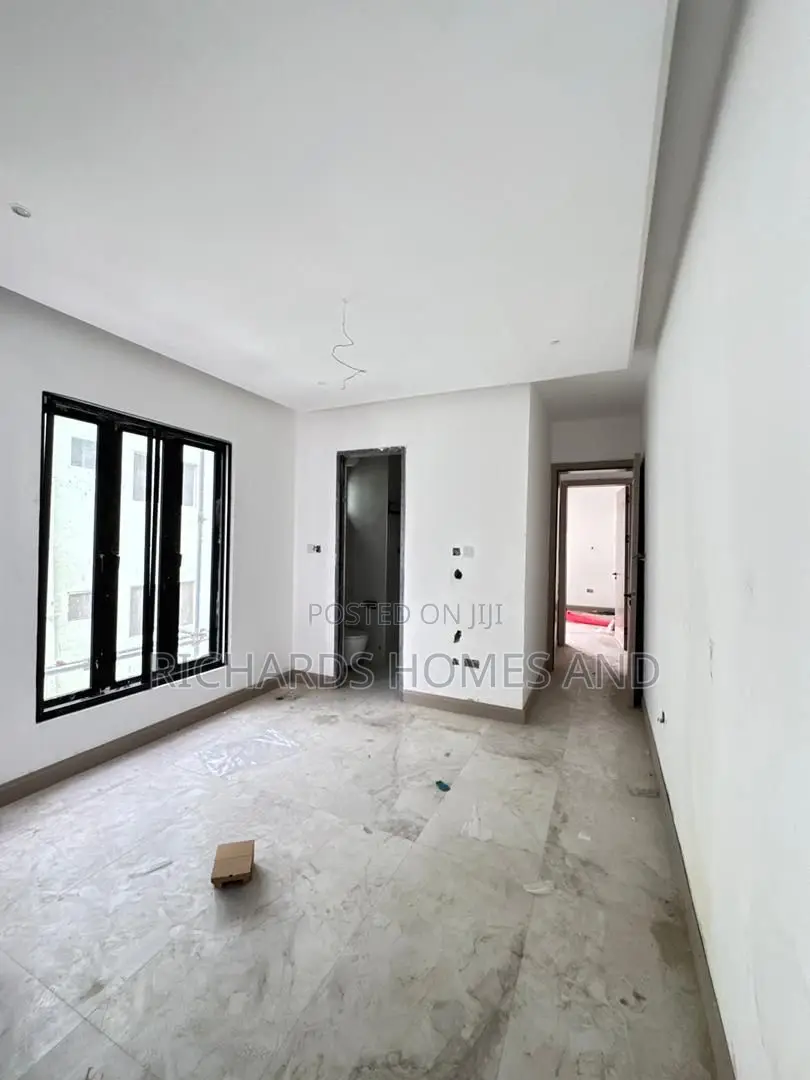 3bdrm Apartment in Allen Avenue for sale