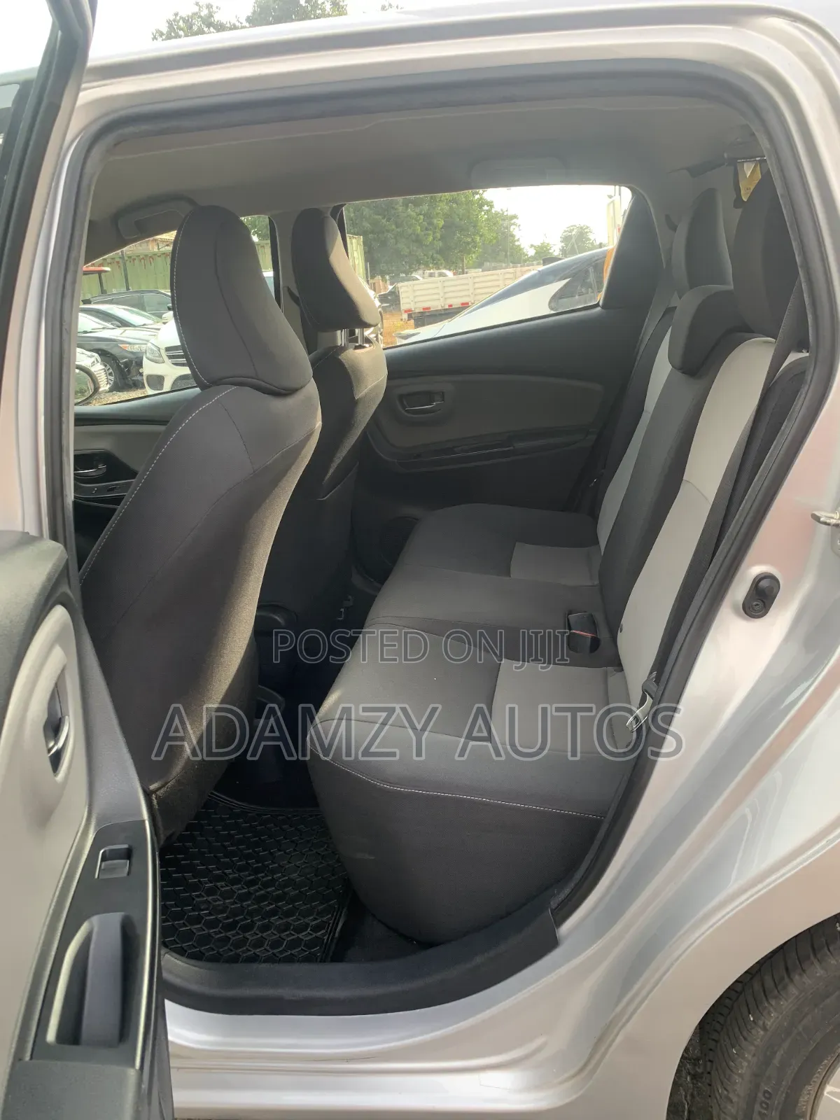 Toyota Yaris 2020 Silver