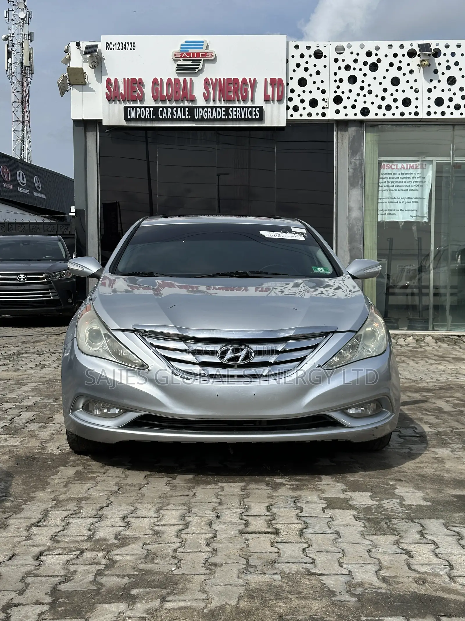 Hyundai Sonata Limited Sedan FWD (2.4L 4cyl 6A) 2011 Silver