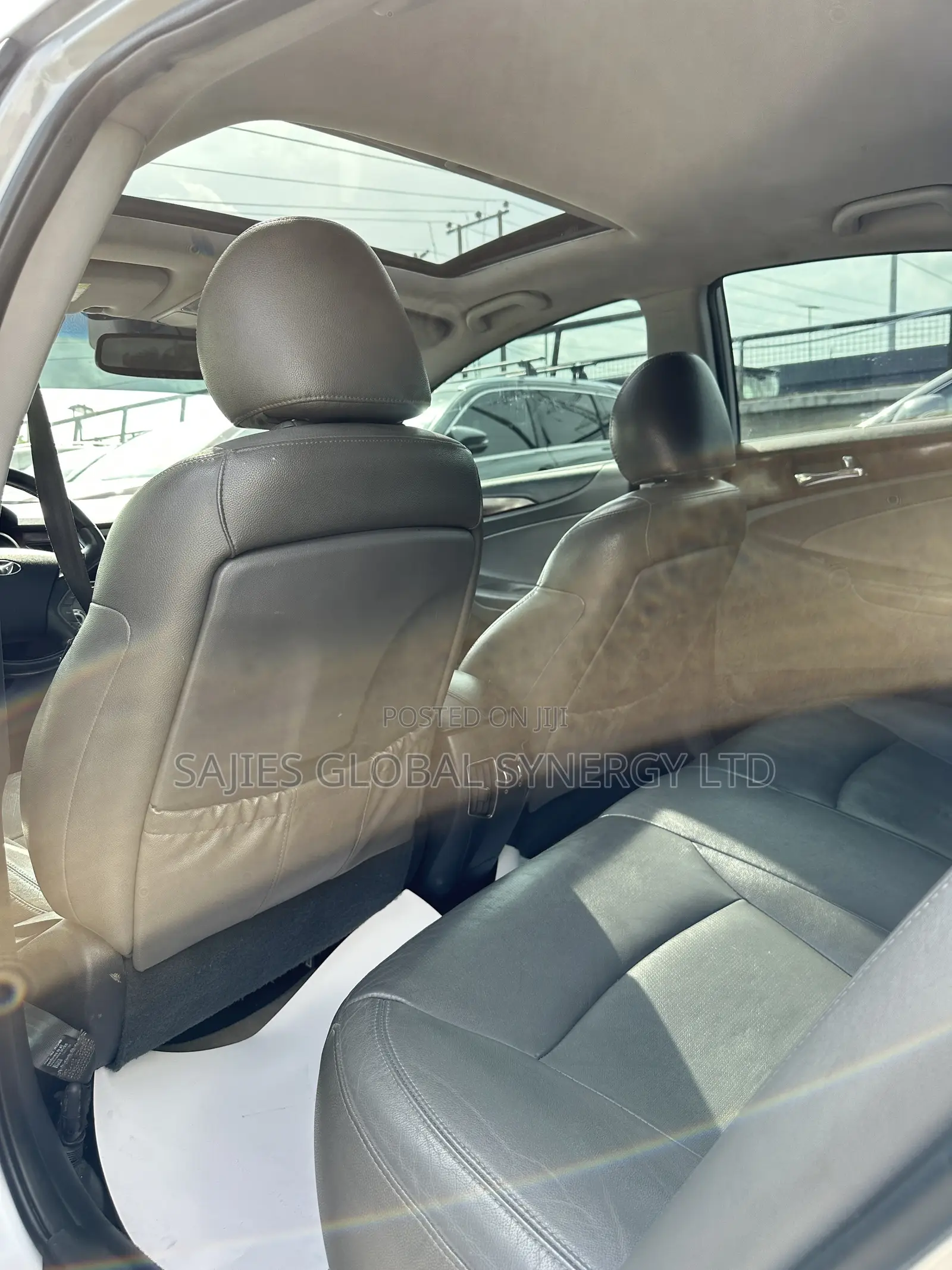 Hyundai Sonata Limited Sedan FWD (2.4L 4cyl 6A) 2011 Silver