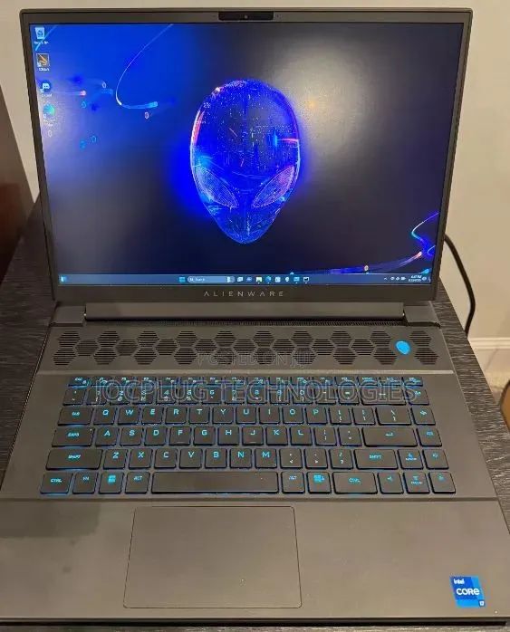 New Laptop Dell Allenware M15 R5 8GB AMD Ryzen 7 SSD 32GB