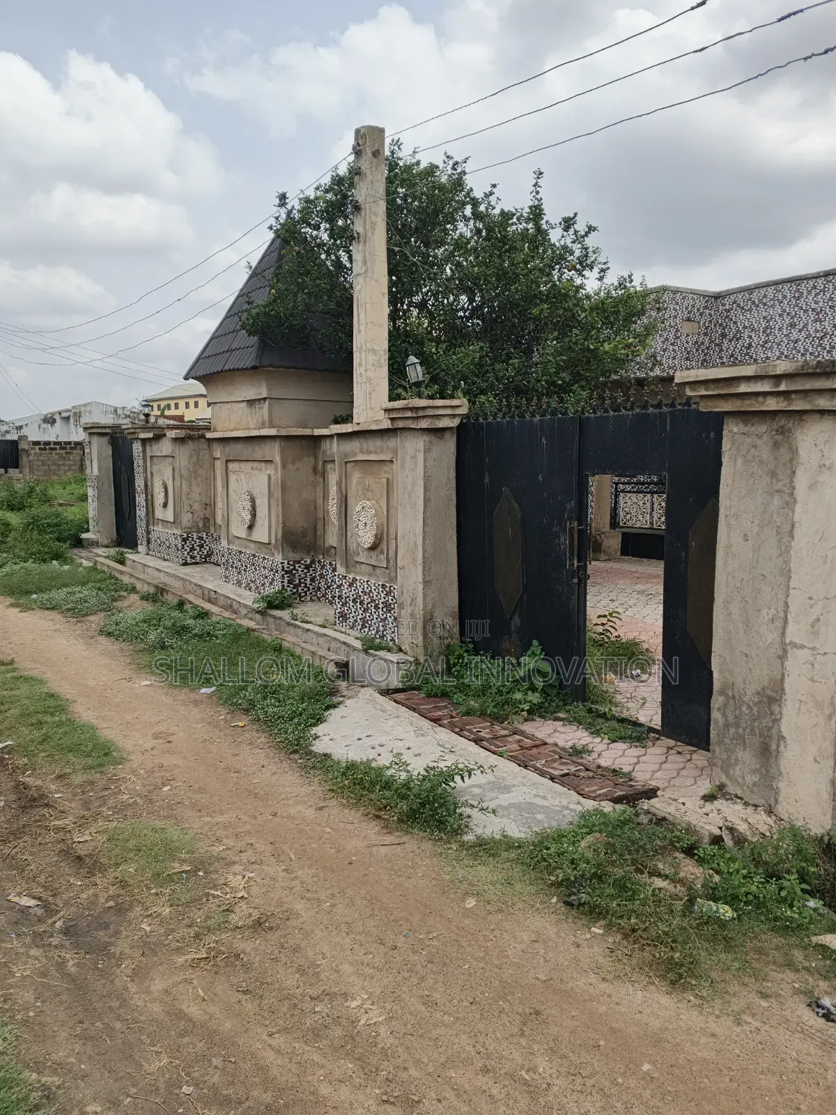 3bdrm Bungalow in Kute, Akobo for sale