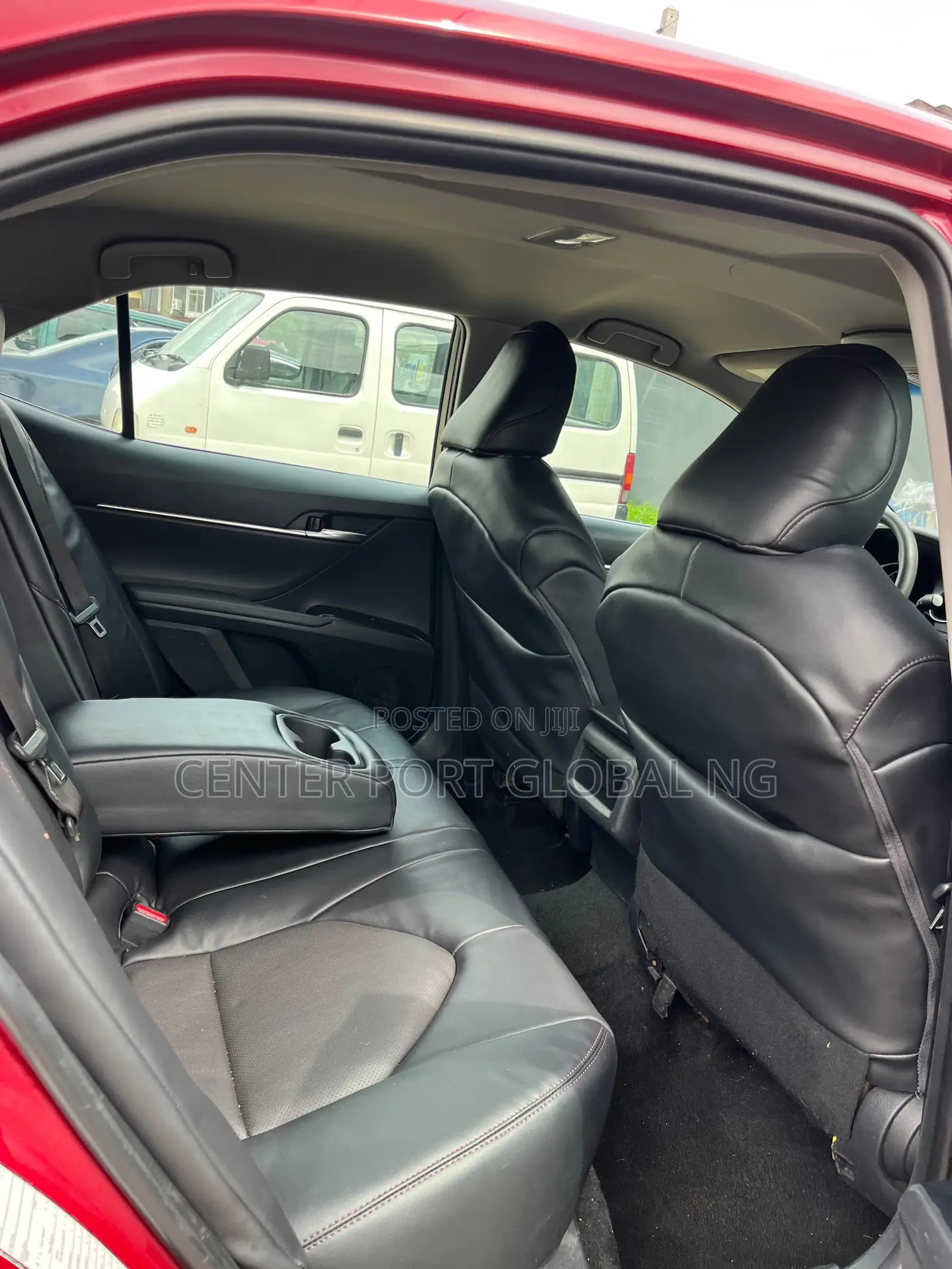 Toyota Camry LE FWD (2.5L 4cyl 8AM) 2018 Red