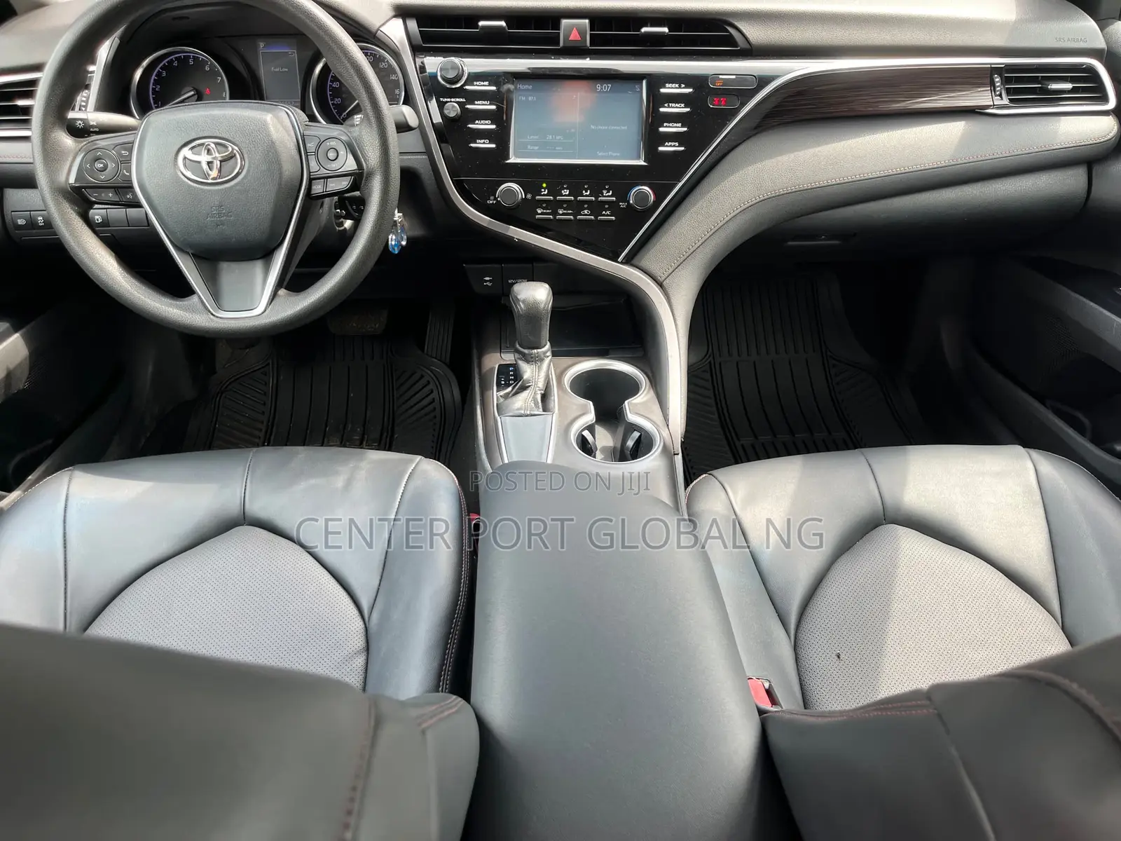 Toyota Camry LE FWD (2.5L 4cyl 8AM) 2018 Red