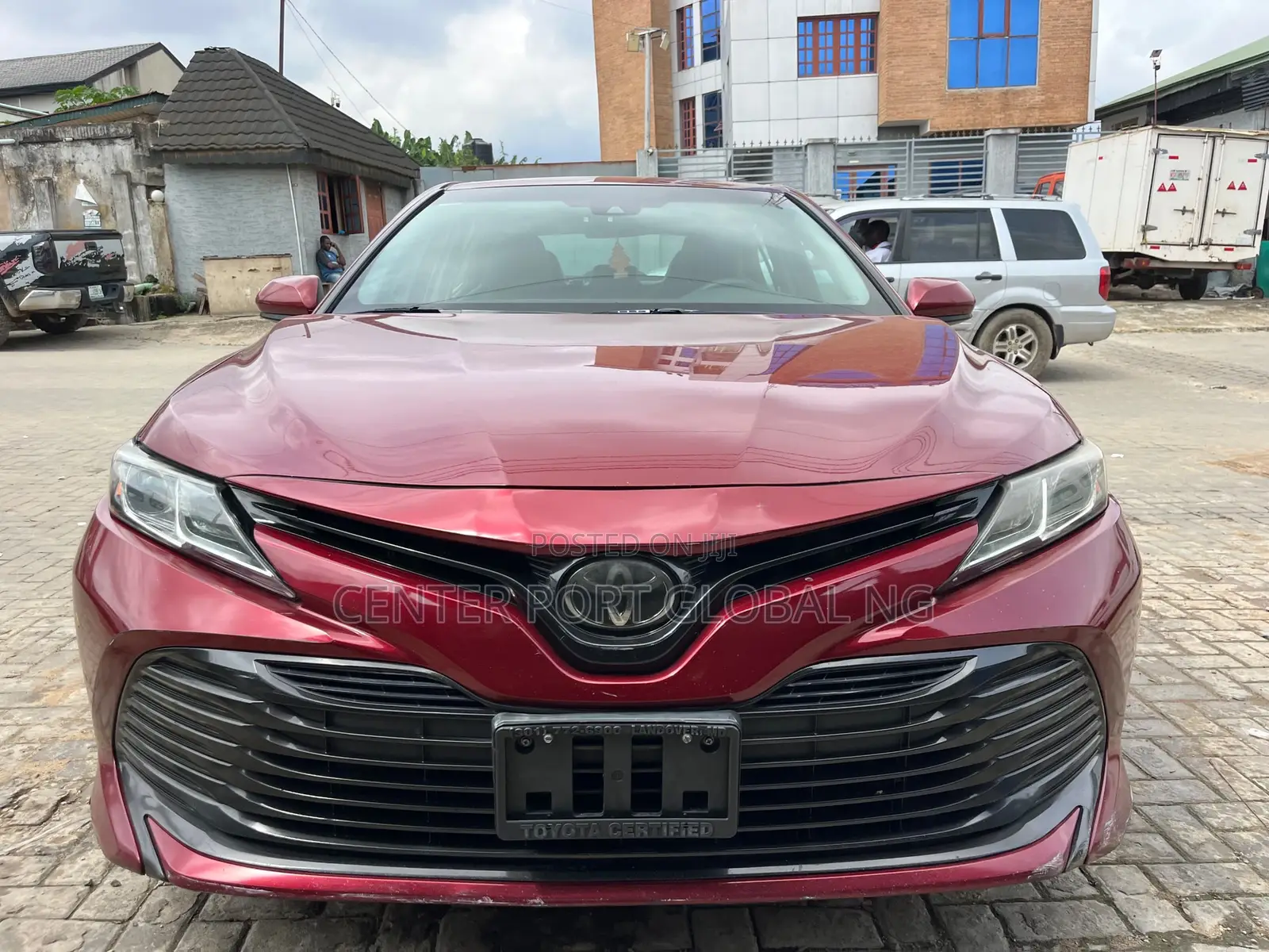 Toyota Camry LE FWD (2.5L 4cyl 8AM) 2018 Red