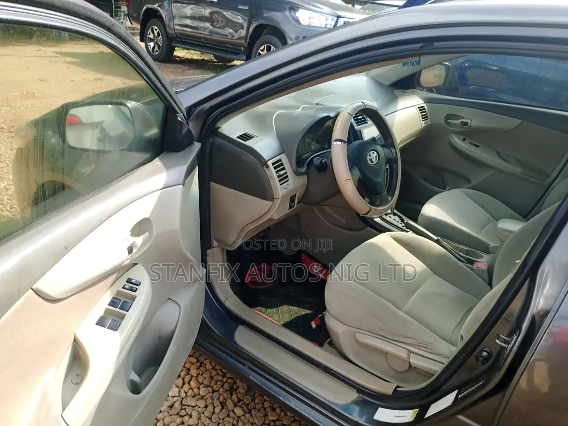 Toyota Corolla 2008 Gray