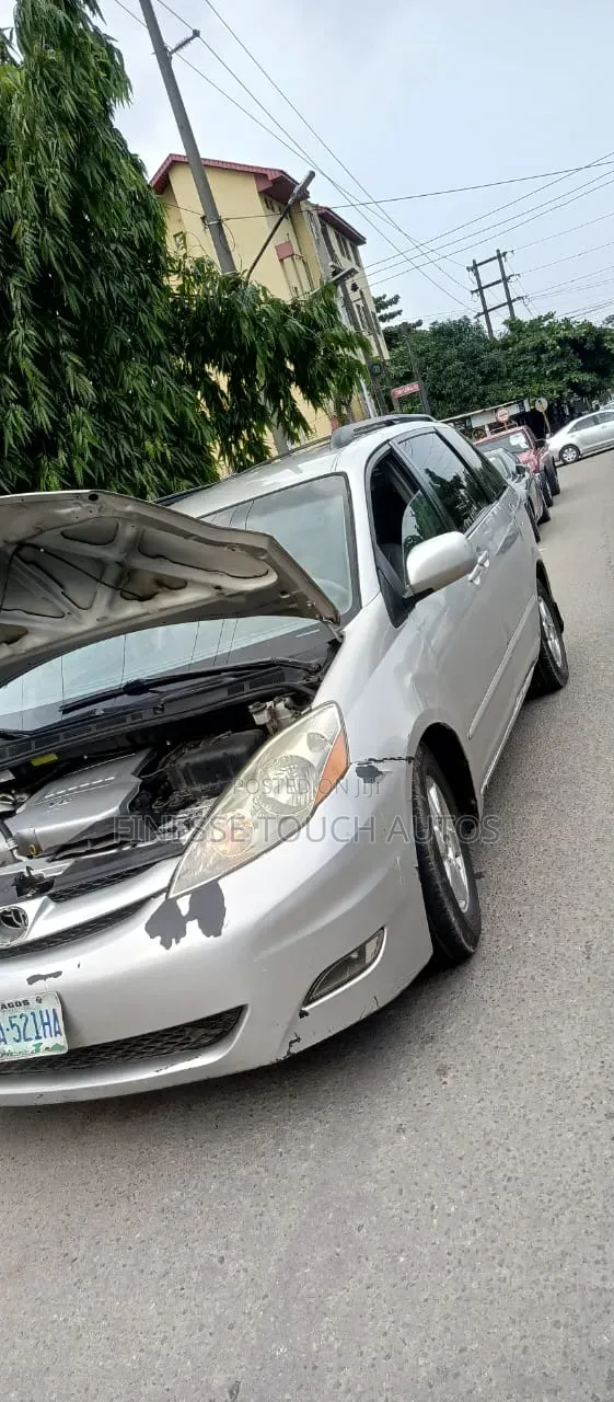 Toyota Sienna 2007 Silver