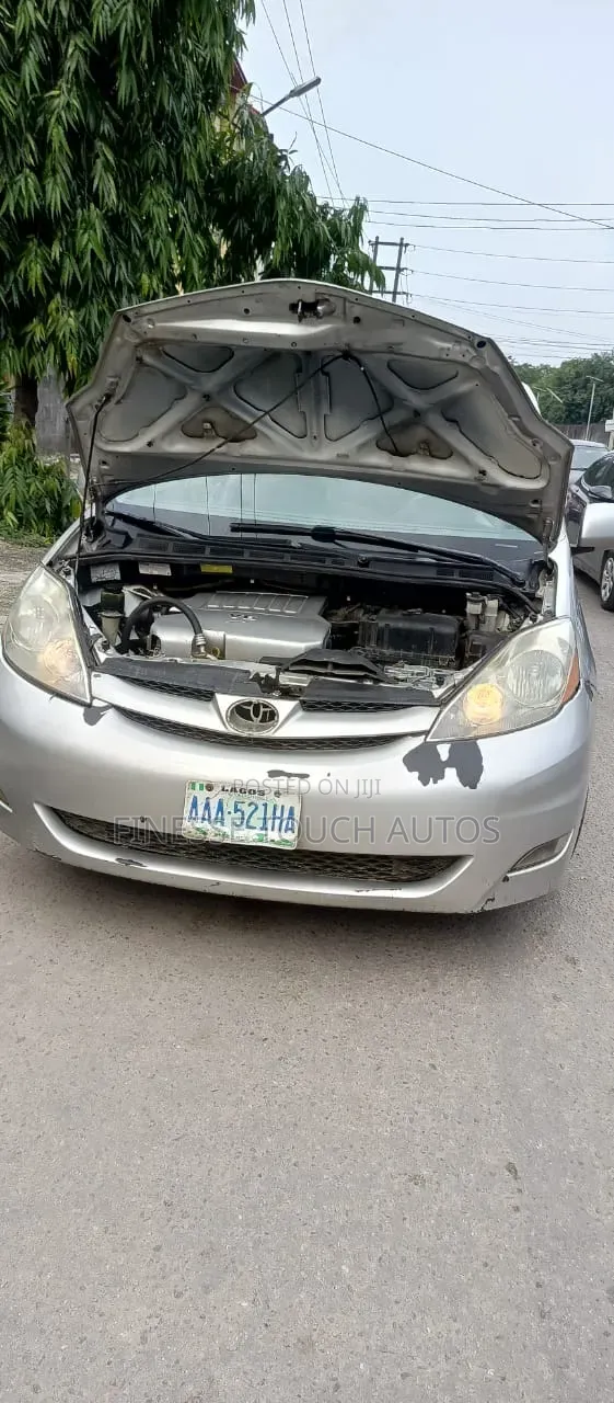 Toyota Sienna 2007 Silver