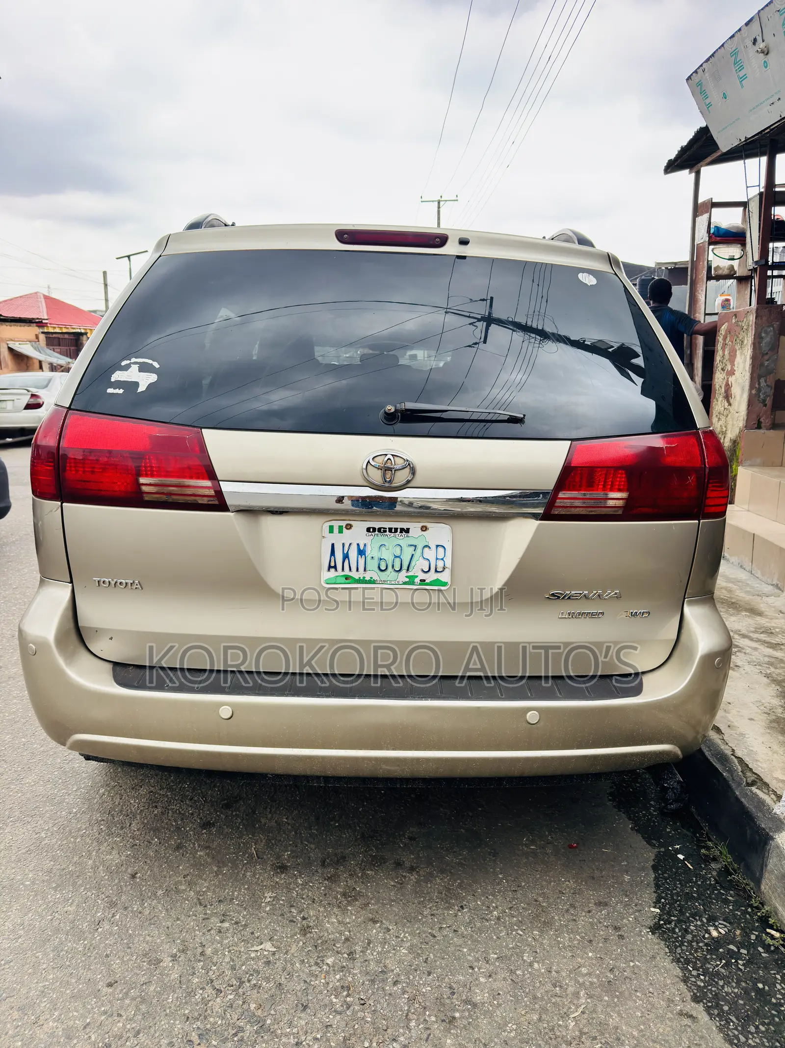 Toyota Sienna XLE Limited AWD 2006 Gold