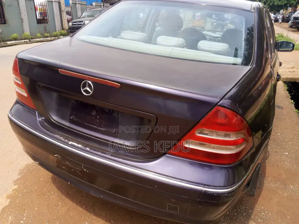 Mercedes-Benz C300 2002 Blue