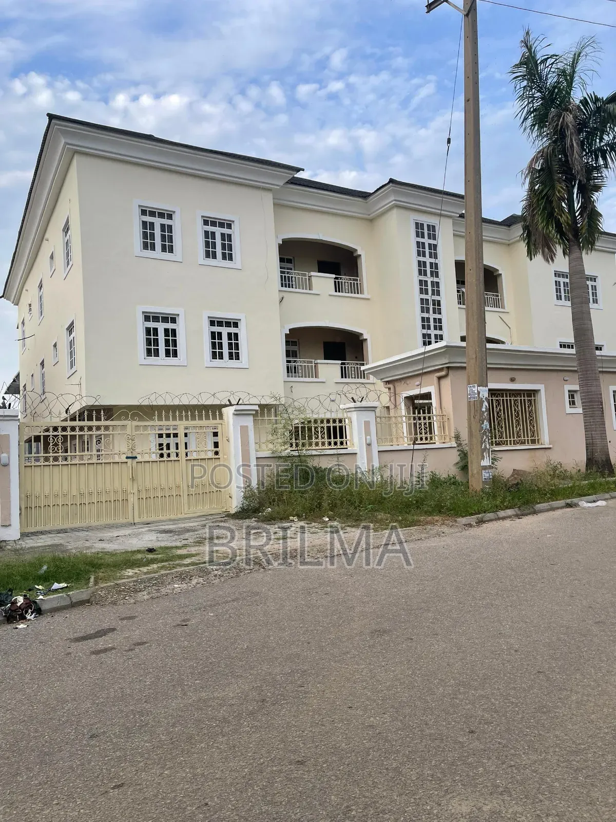 3bdrm Block of Flats in Utako for sale