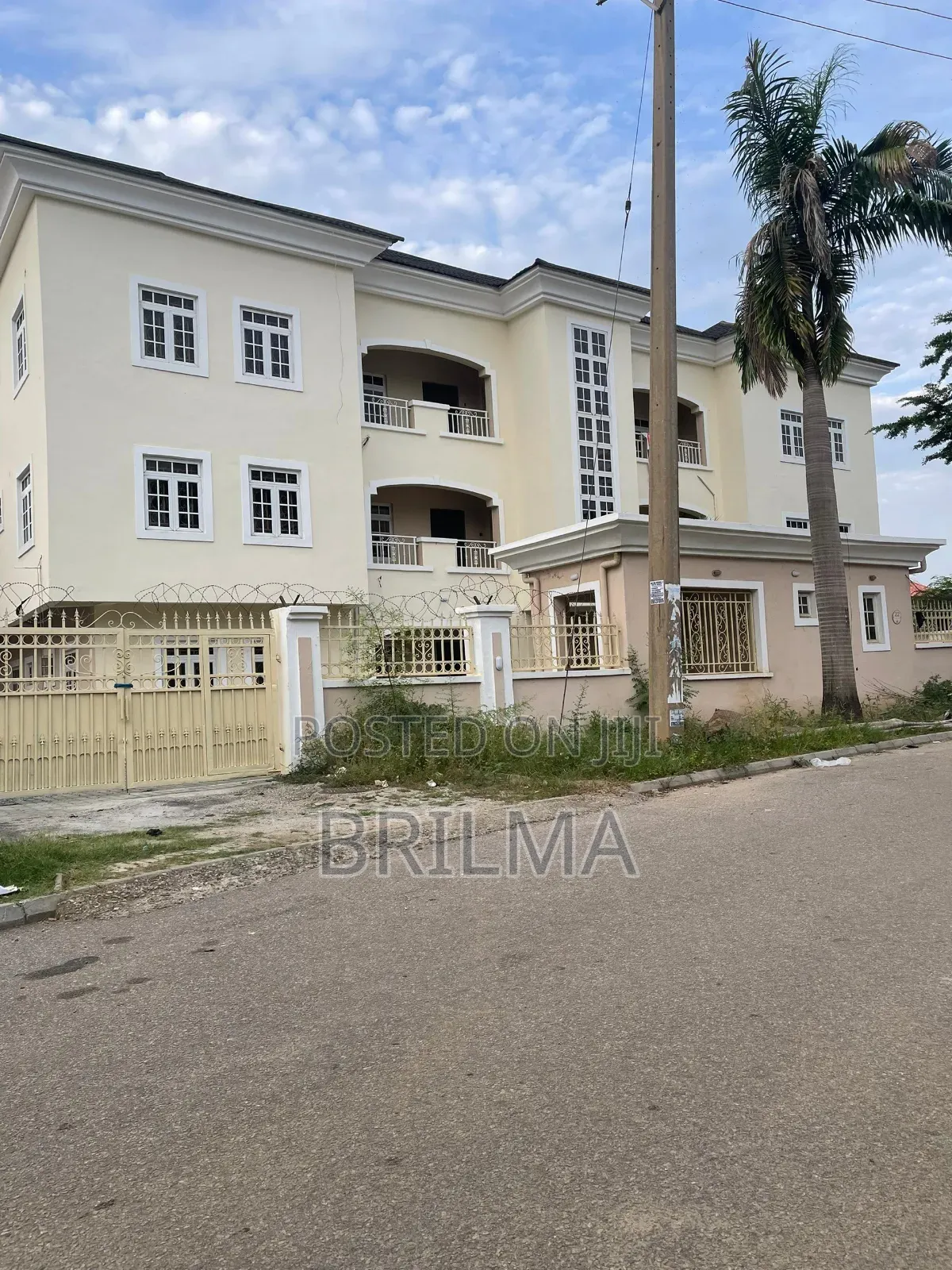 3bdrm Block of Flats in Utako for sale