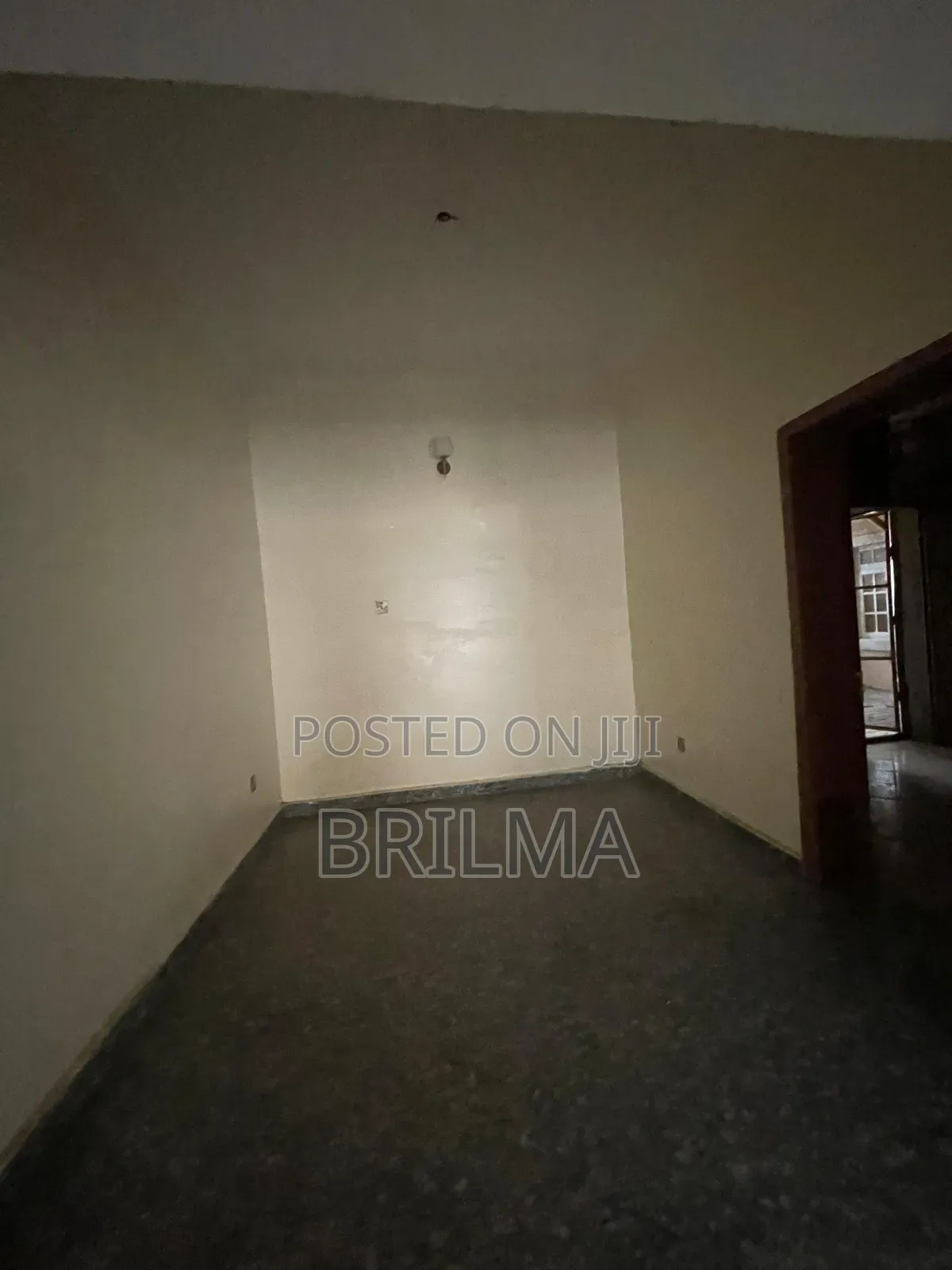 3bdrm Block of Flats in Utako for sale