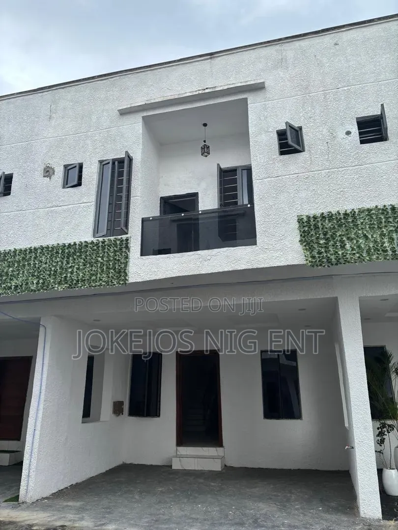 3bdrm Townhouse/Terrace in Atlantic Nominee, Off Lekki-Epe Expressway