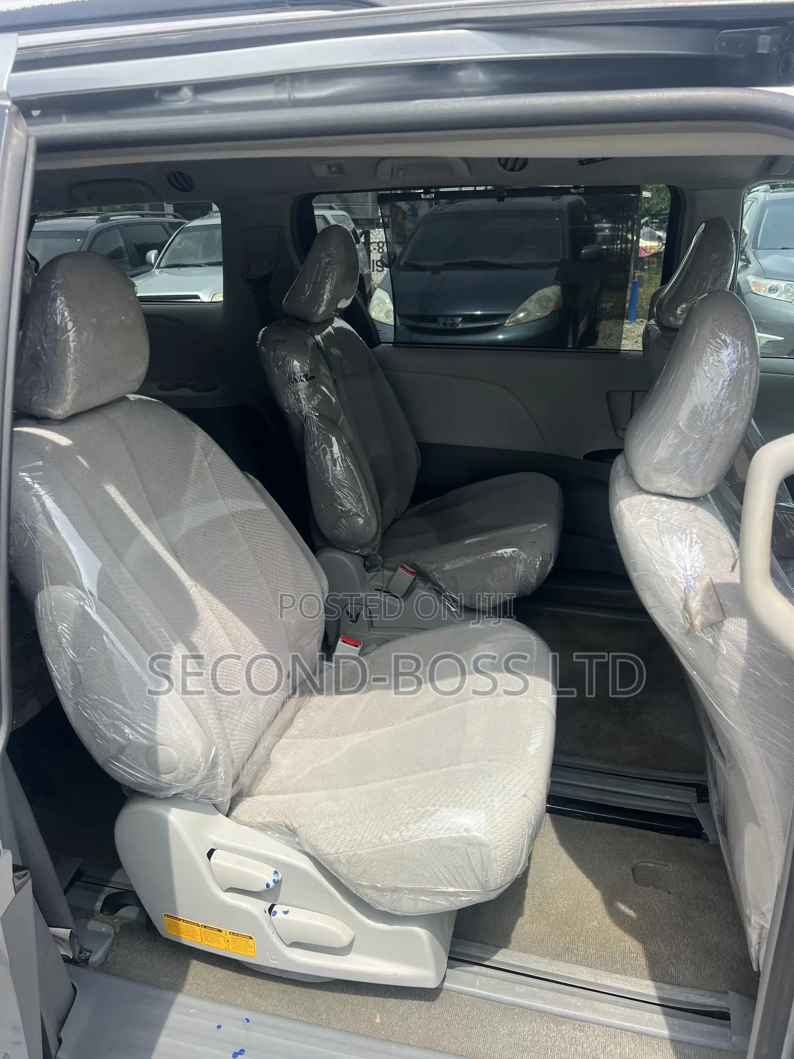 Toyota Sienna LE AWD 7-Passenger 2013 Silver