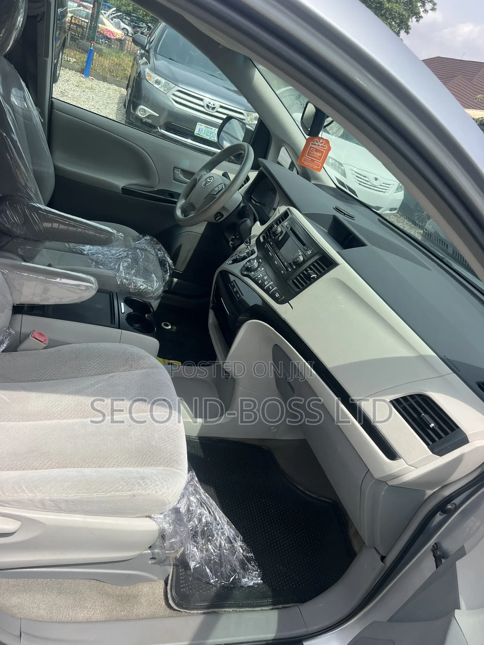Toyota Sienna LE AWD 7-Passenger 2013 Silver