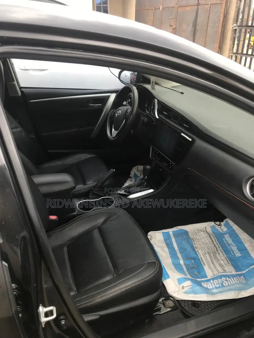 Toyota Corolla 2017 Black