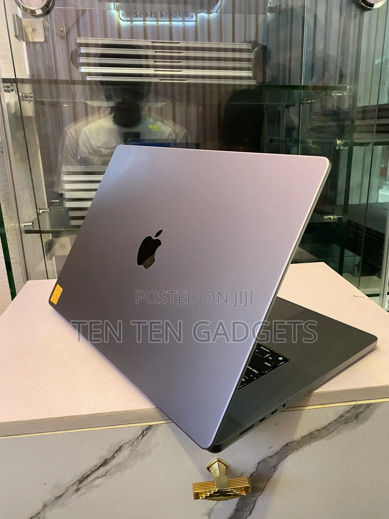 Laptop Apple MacBook Pro 2021 M1 16GB Apple M1 Pro SSD 1T