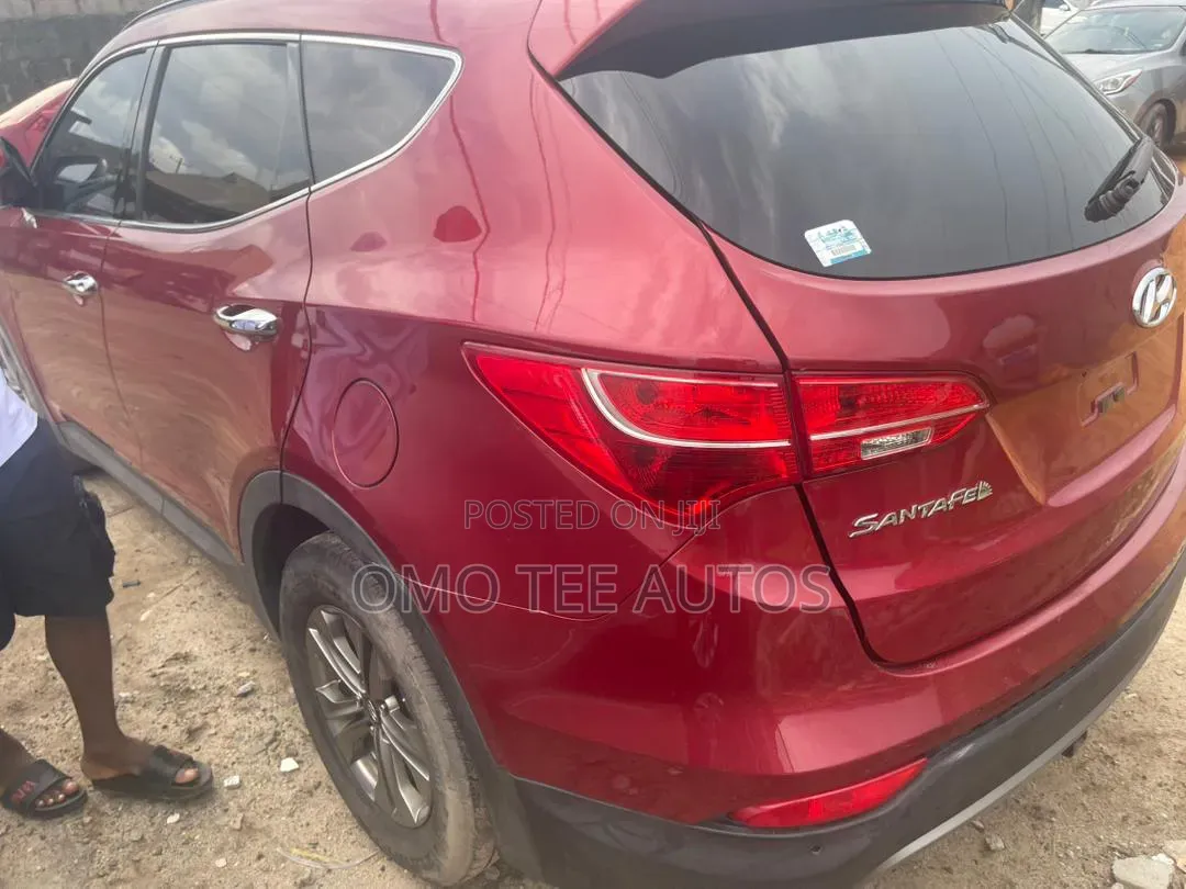 Hyundai Santa Fe SE AWD 2016 Red