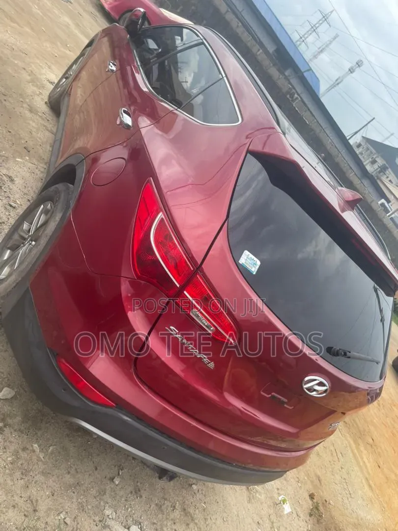 Hyundai Santa Fe SE AWD 2016 Red
