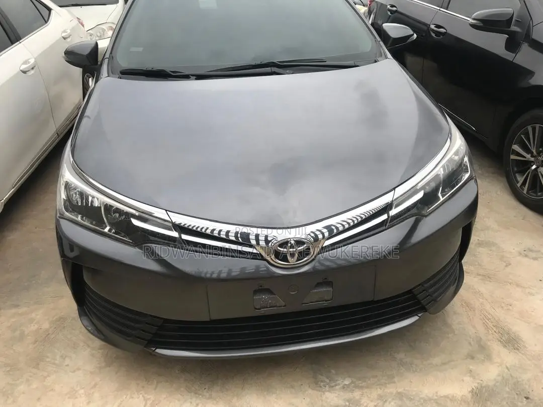 Toyota Corolla 2017 Gray