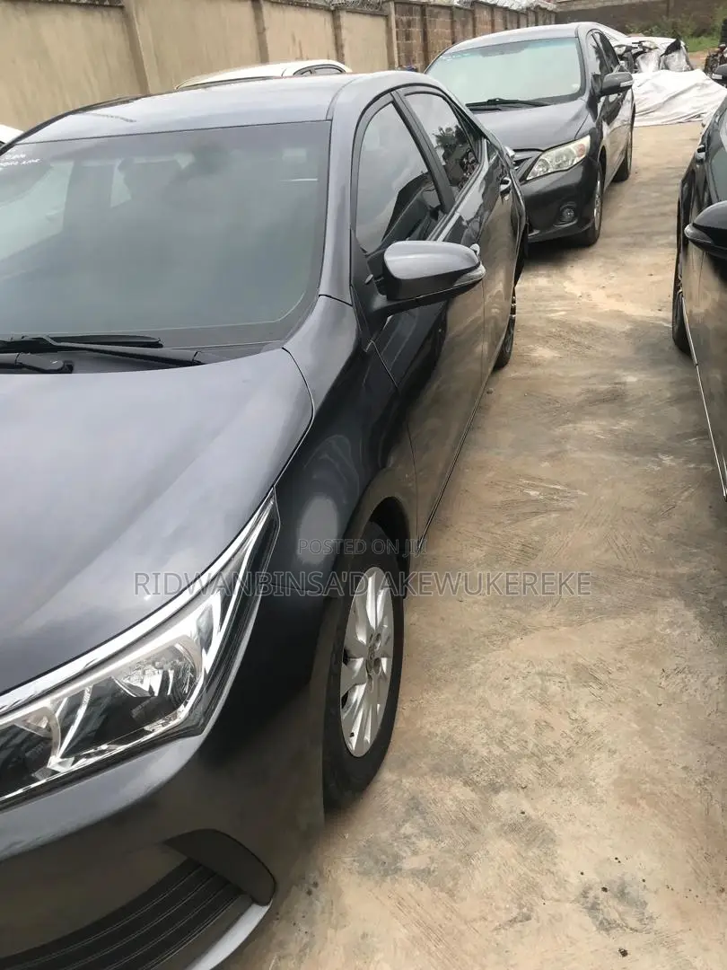 Toyota Corolla 2017 Gray