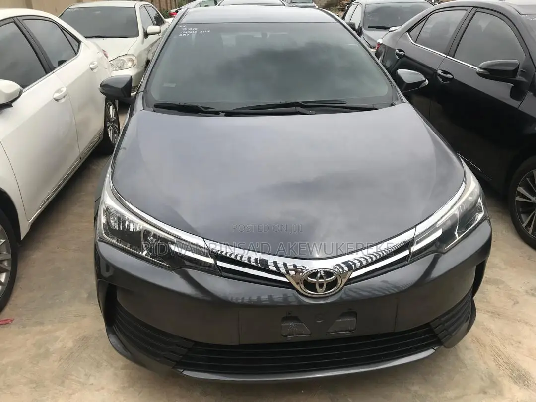 Toyota Corolla 2017 Gray