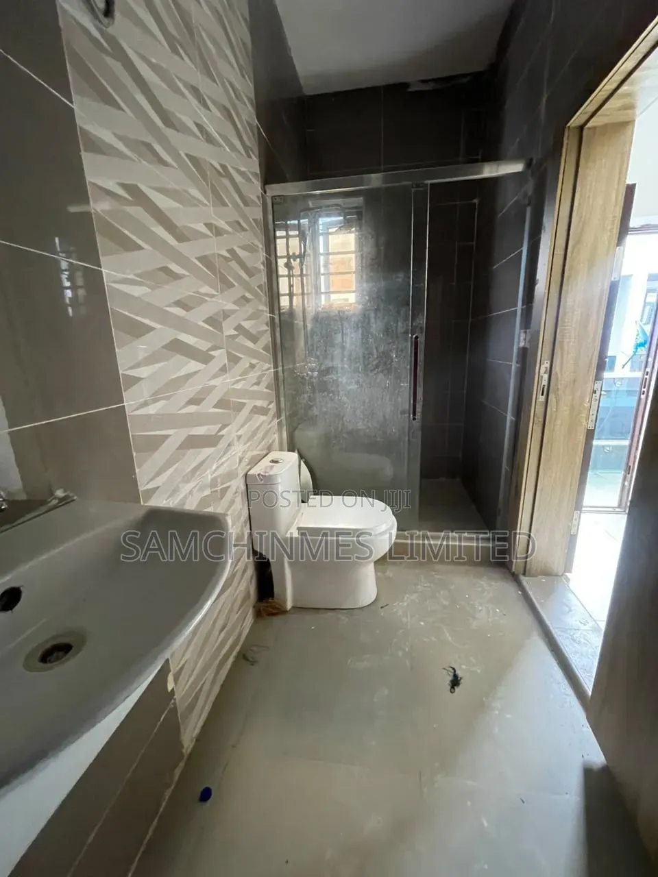4bdrm Townhouse/Terrace in VGC / Ajah for sale