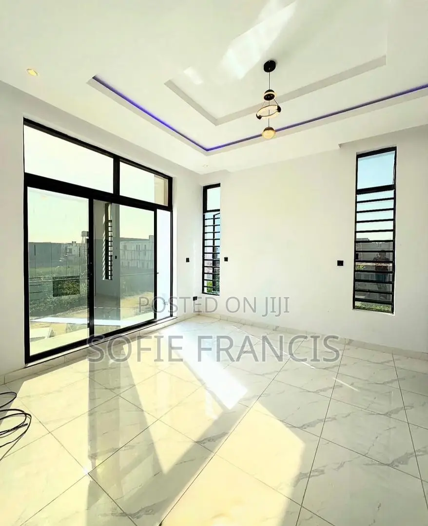 4bdrm Duplex in Ikota, VGC / Ajah for rent