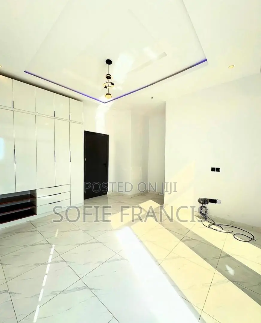 4bdrm Duplex in Ikota, VGC / Ajah for rent