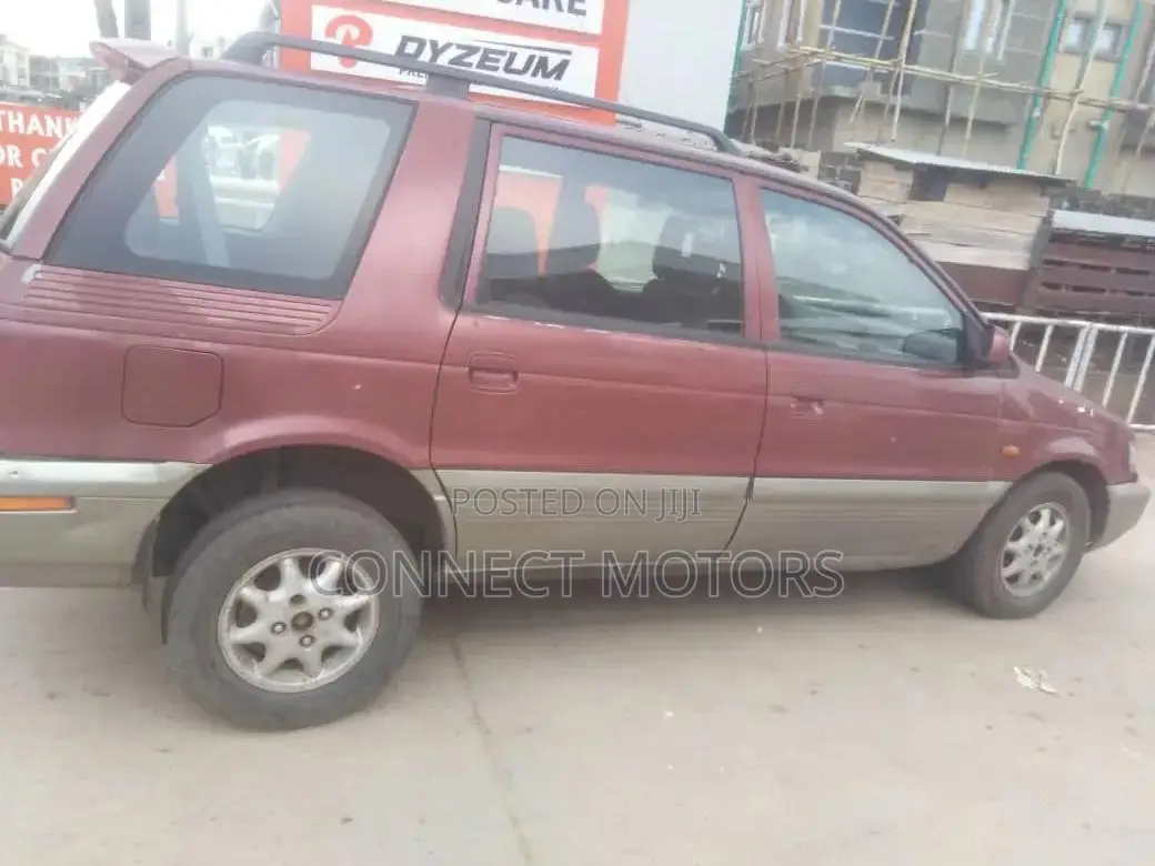 Mitsubishi SpaceWagon Automatic 1999 Maroon