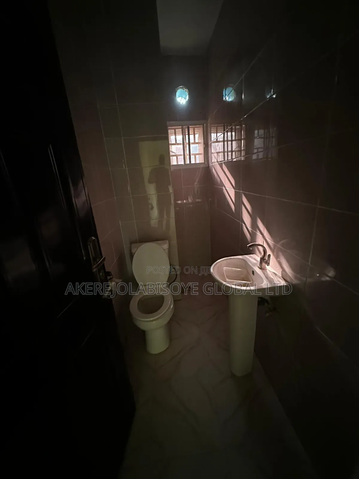 2bdrm Apartment in In An Estate Around, Life Camp for rent